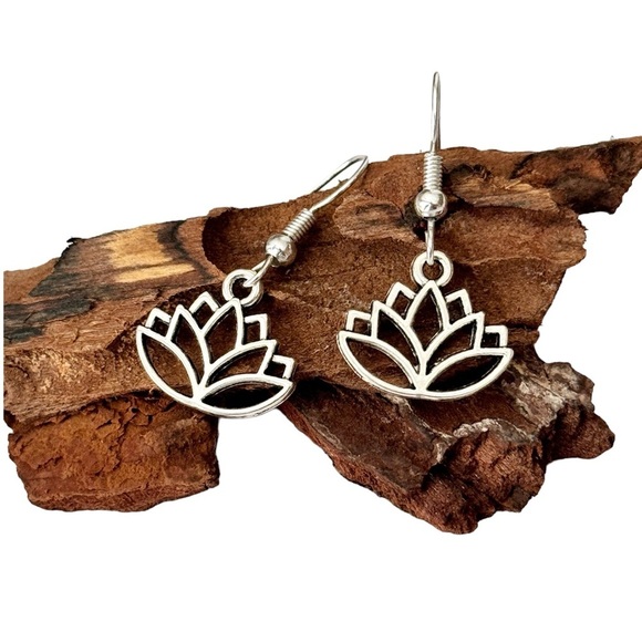 5 For $25💫Silver Lotus Flower Dangles Earrings - Picture 4 of 8